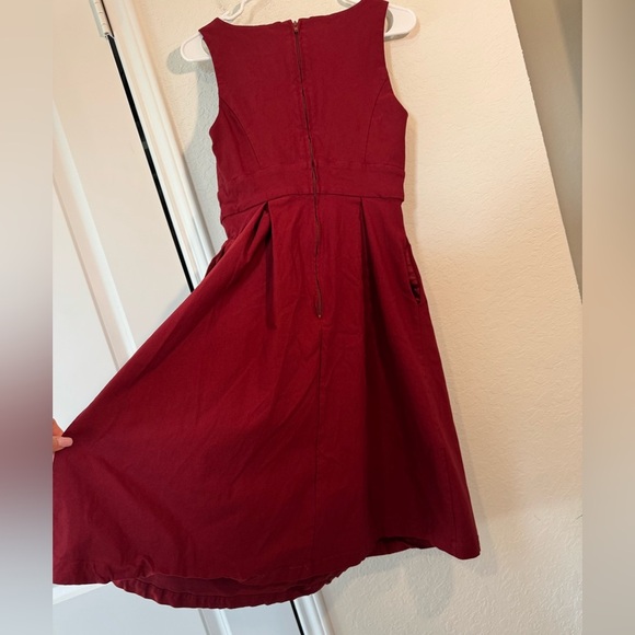 ModCloth Fit and Flare Sleeveless Deep Red Pleated Dress Women’s Size Medium - Picture 9 of 10